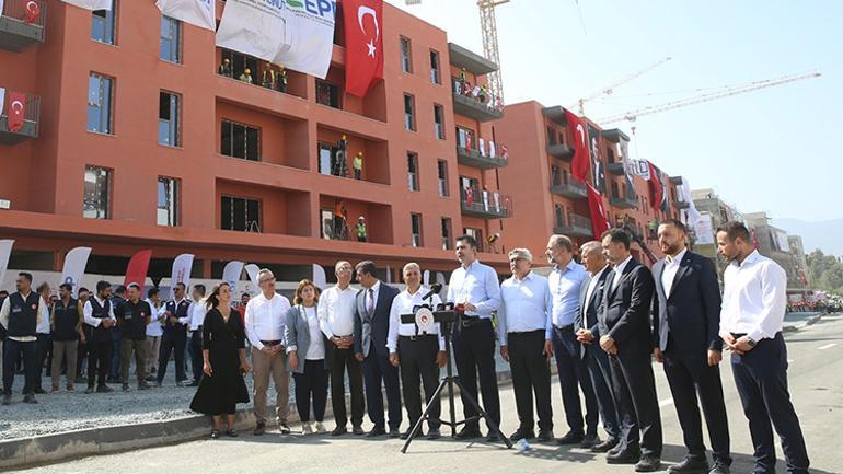 Bakan Kurum açıkladı: 66 bin 406 konut hak sahiplerine teslim edildi