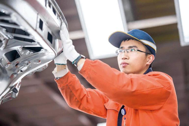 En çok satan modellerin fiyatları 2.5 milyon liraya yaklaştı... Elektrikli araçta dengeler değişti