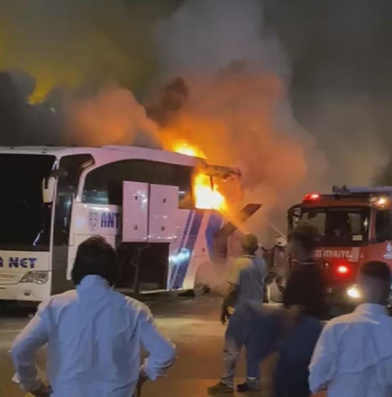 İstanbulda Şehirler Arası Yolcu Otobüköğe De Içeride Unutmuşlar