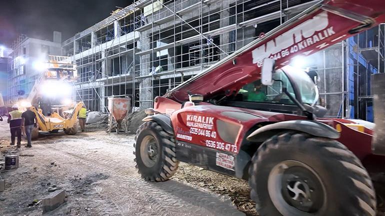 “Deprem bölgesinde nasıl mı çalışıyoruz” Bakan Kurum’dan 24 saat mesai paylaşımı