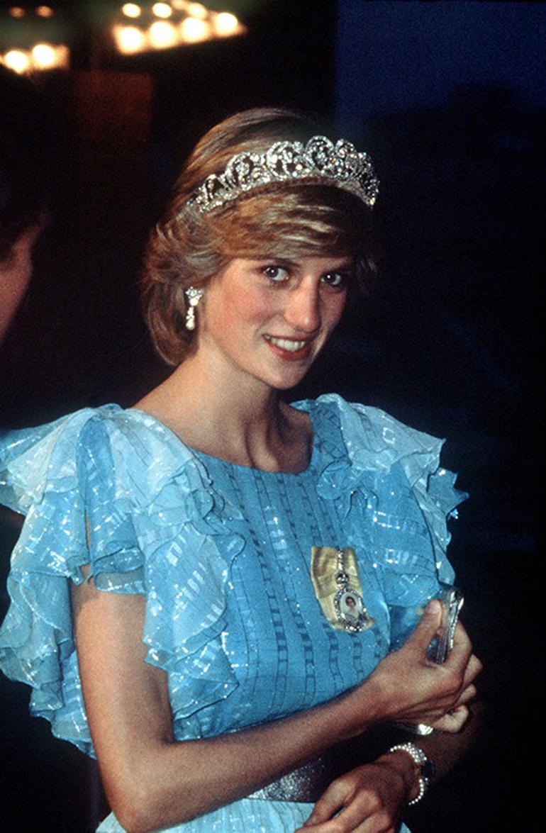 The Spencer tiara symbolizes the maternal lineage of Princes William and Harry.