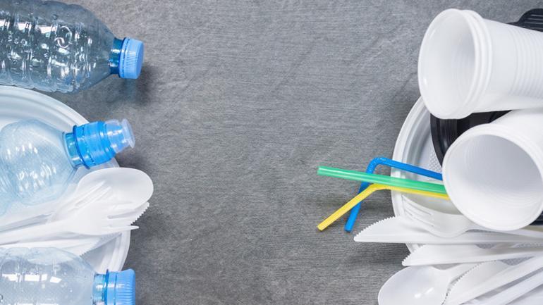 Tek kullanımlık plastiklere kısıtlama geliyor... Yol haritası hazırlandı