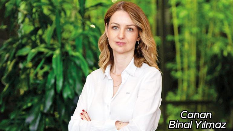 Muayene istasyonuna kadın eli