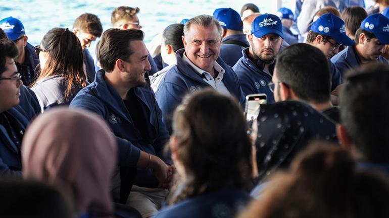 TCG Anadolu İstanbula ulaştı Yarınki güzergahı belli oldu