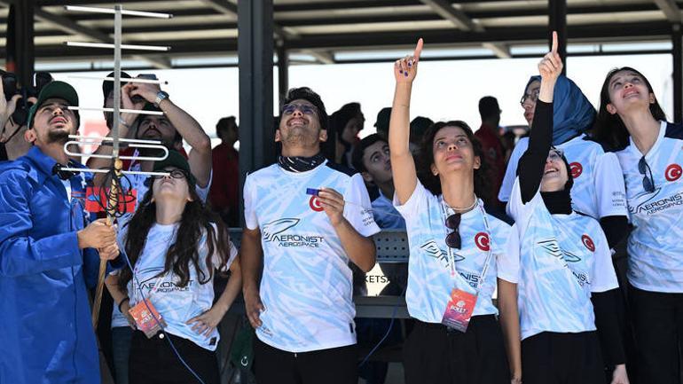 Gençlerde büyük heyecan Roketler TEKNOFEST için göklere yükseldi