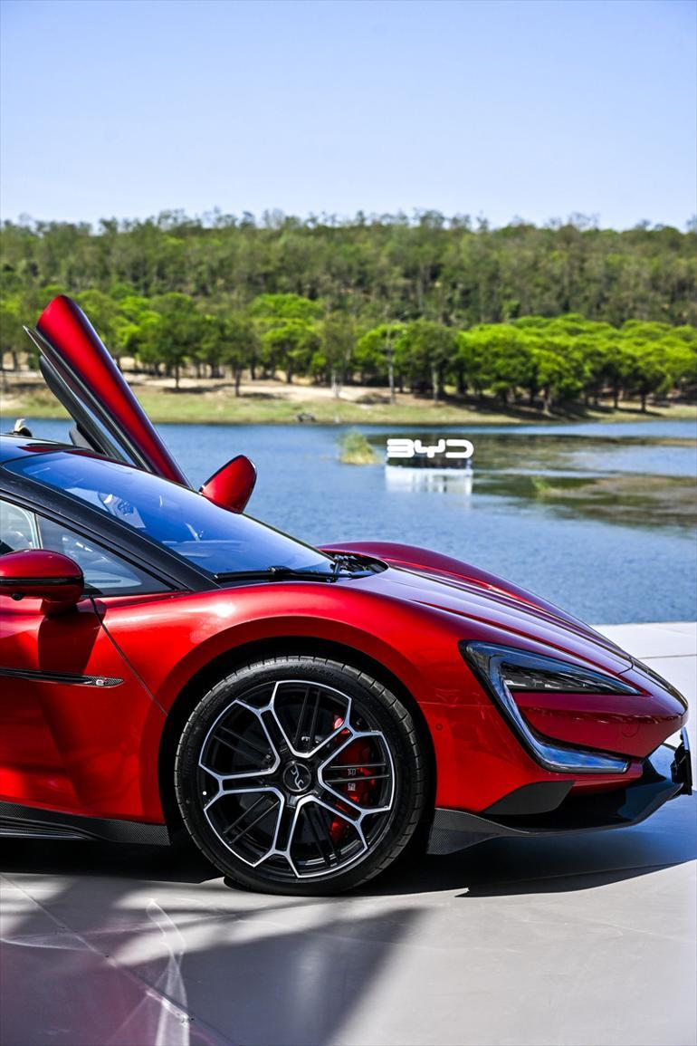 BYDnin yeni aracı sudan çıktı Avrupada ilk kez Türkiyede...