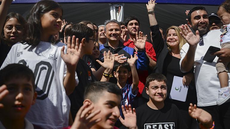 Astronot Gezeravcıdan gençlere uyarı: Hayallerinize engel olur