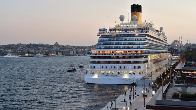 Kruvaziyer turizminde tarihi rekor Bakan Ersoy duyurdu