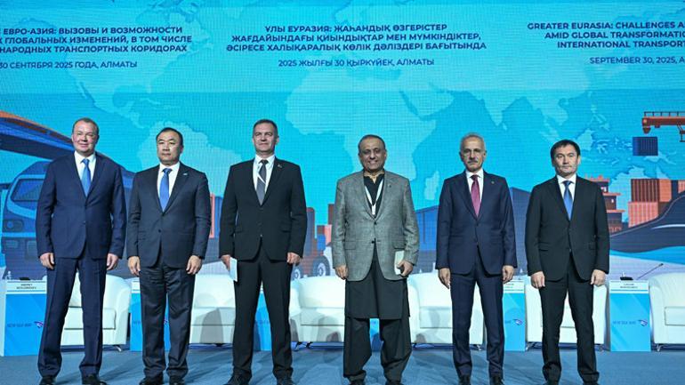 İstanbula yeni dev demiryolu hattı Bakan duyurdu