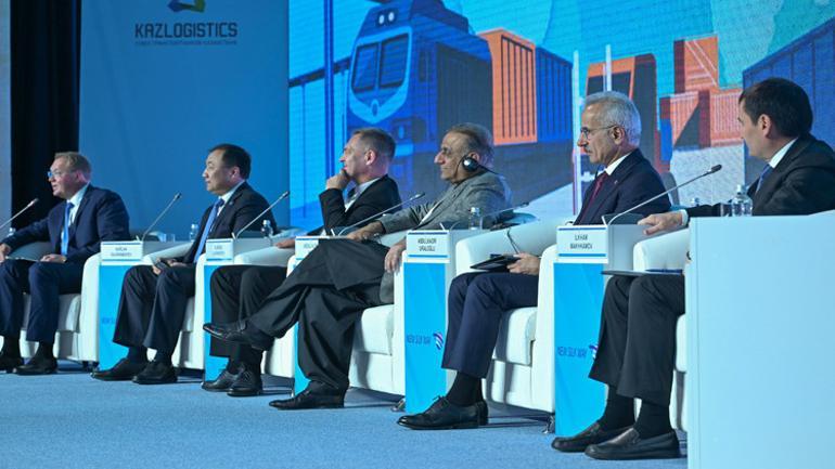 İstanbula yeni dev demiryolu hattı Bakan duyurdu