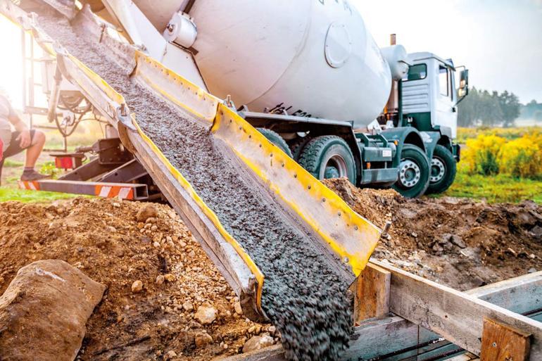 Betonda merdiven altı uyarısı