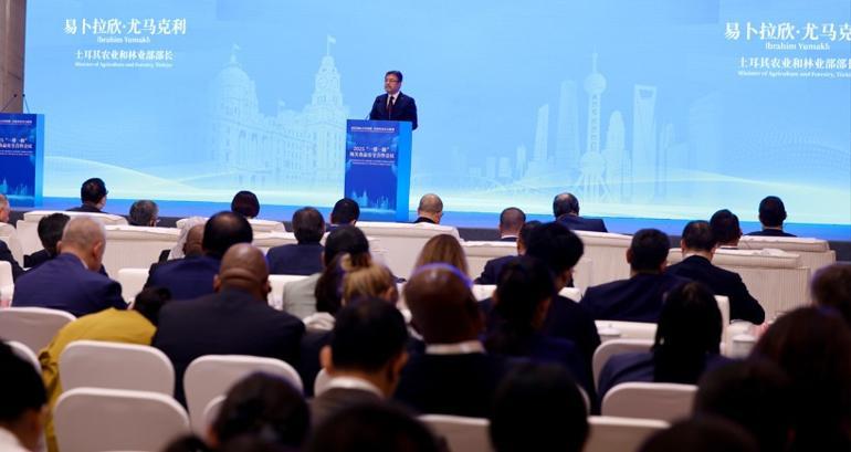 Bakan Yumaklı, Çin ile su ürünleri ve badem ihracatının önünü açacak protokolleri imzaladı