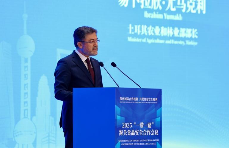 Bakan Yumaklı, Çin ile su ürünleri ve badem ihracatının önünü açacak protokolleri imzaladı