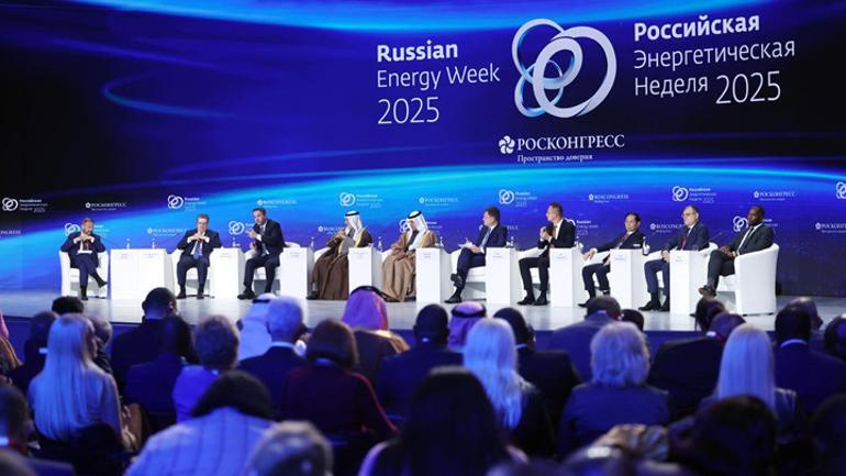 Bakan Bayraktar Rusya’da konuştu: Jeopolitik gerilimlere karşı ‘Türk Yolu’