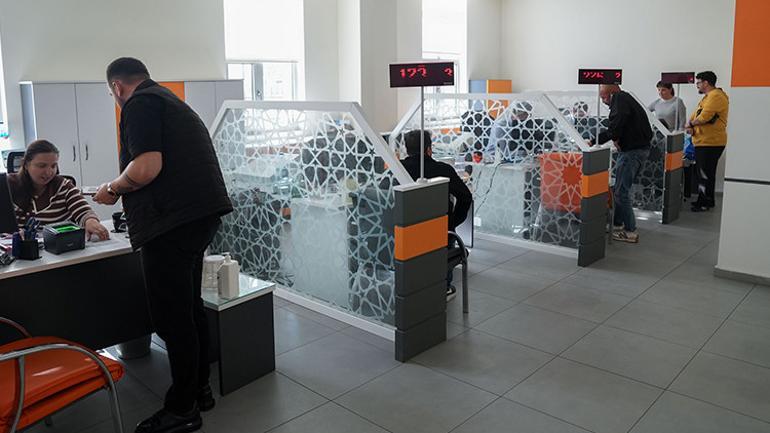 Eski tip ehliyetler tarih oluyor 7 bin TLlik ücret geliyor