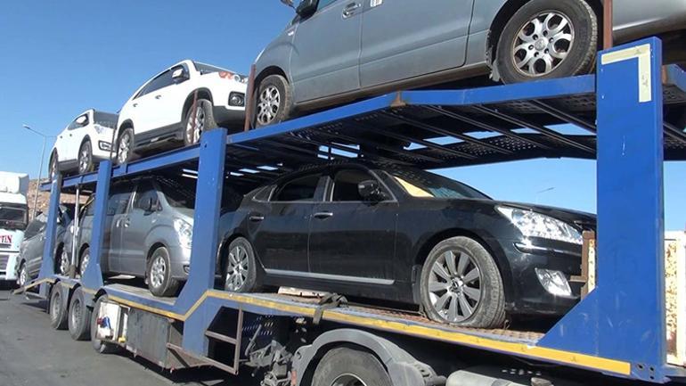 Yüzbinlerce araç Türkiye üzerinden Suriye’ye girdi