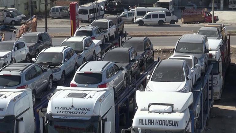 Yüzbinlerce araç Türkiye üzerinden Suriye’ye girdi