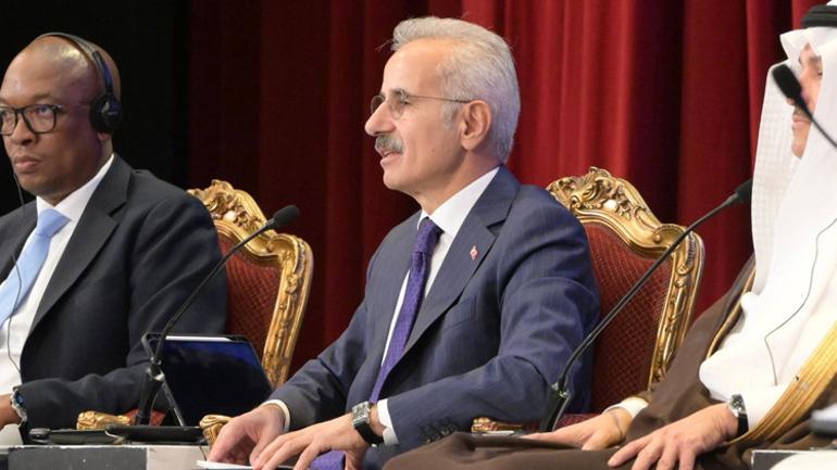 Bakan Uraloğlu Mısır’da Türkiye’nin ulaştırma vizyonunu anlattı