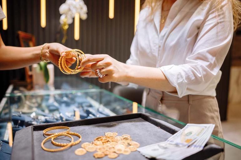 Vatandaş altın mevduata koştu