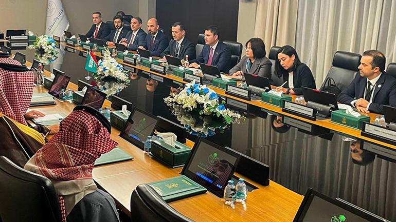 Emlak Konut’tan 400 milyon dolarlık proje ‘Hayat Mekke’ için imzalar atıldı