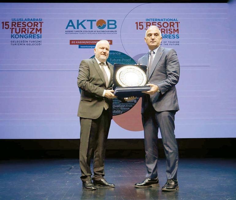 Bakan Ersoy’dan otelcilere erken rezervasyon çağrısı: Dolana kadar kampanya