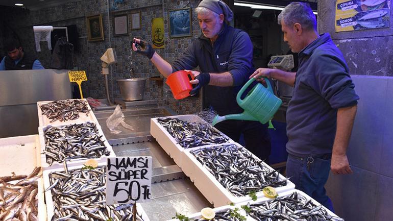 Fiyat düştü, vatandaş akın etti Paket paket şehir dışına da gönderiliyor