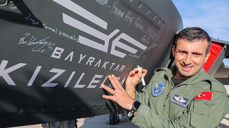 Baytaktar KIZILELMA hava-hava füzesiyle hedefi vurdu