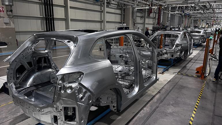 Avrupanın en temiz boyahanesi Türkiyede Togg’un yeni modeli T10F üretim hattında görüntülendi