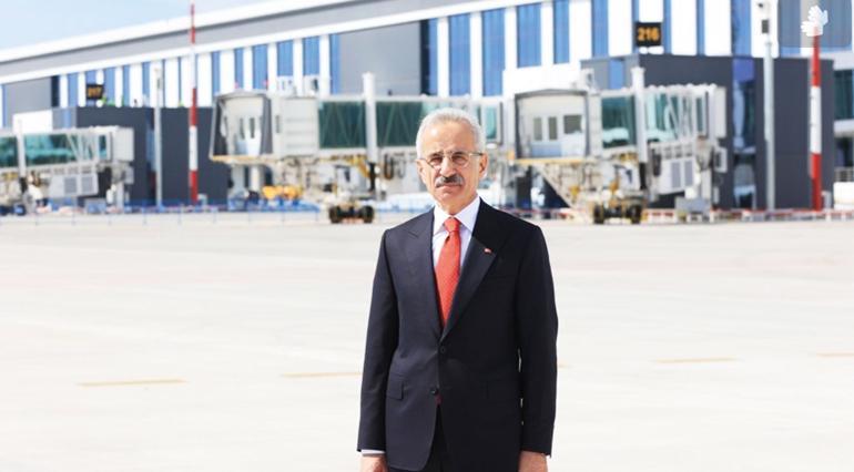 Sivil havacılıkta yeni güvenlik sistemi... Kuş sürülerini pistten uzaklaştıracak önlem