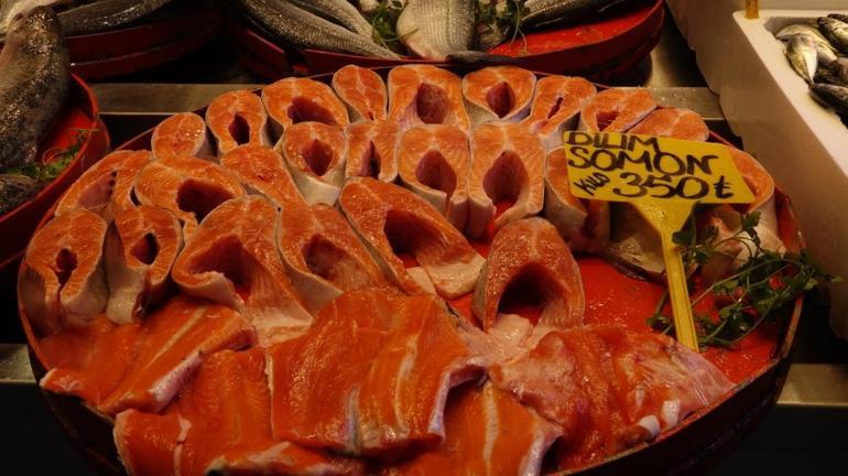 Tezgahlar doldu taştı, fiyatlar düştü Esnaf şaşkın