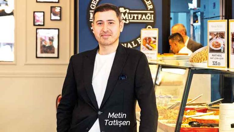 Bir baba hindi sofralardan indi