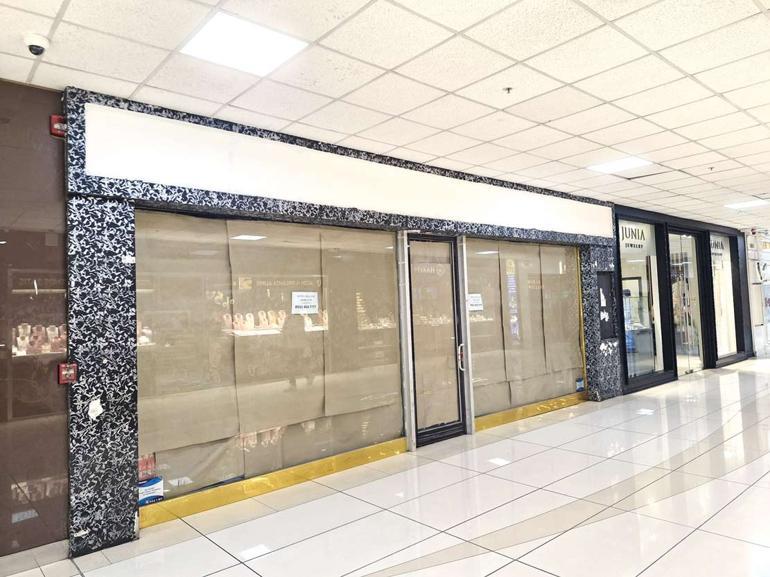 Kuyumcukent’te altını işleyen ve satan esnaf anlattı, altının kalbinde yaprak dökümü