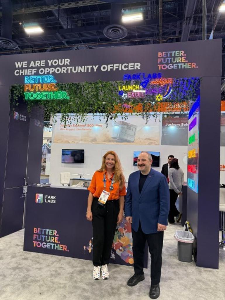 Teknoloji fuarına Türkiye damgası... Robot barista iş başında