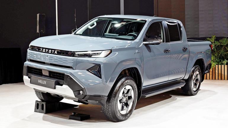 Peugeot CEO’su Favey elektriklide talebin beklenen hızda büyümediğini söyledi: ‘2035 kararı sürpriz olmadı’