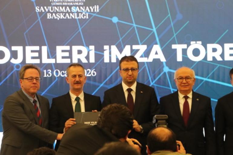 Savunma sanayisinde 14 yeni proje İmzalar atıldı