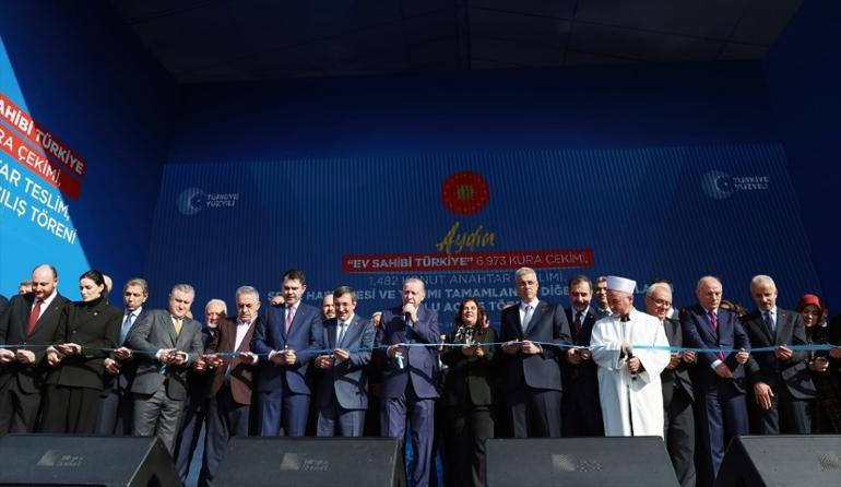 Cumhurbaşkanı Erdoğandan deprem bölgesi çıkışı: 3 yıldır neredeydin Özgür Efendi