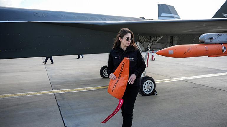 İşte KIZILELMAnın kadın pilotu