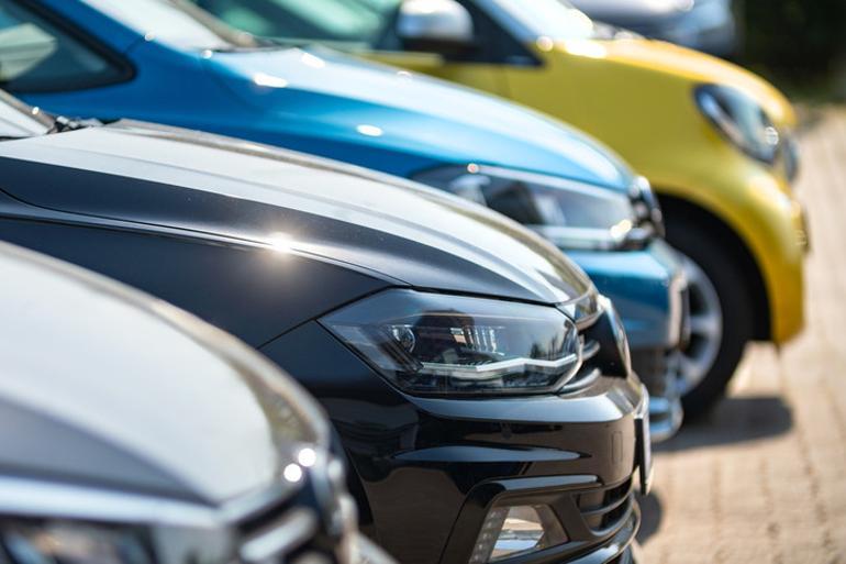 Araç alacaklar veya satacaklar dikkat: İkinci elde dengeler değişti ‘4 modelde satış hızı artabilir’