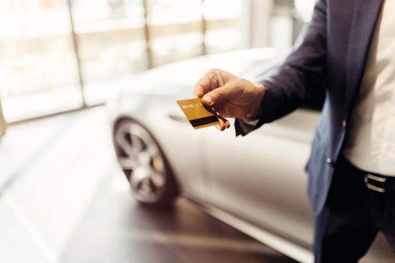 Kredi kartı limitlerinin düşmesi araç satışlarını frenleyebilir... İkinci elde ‘kart’ alarmı