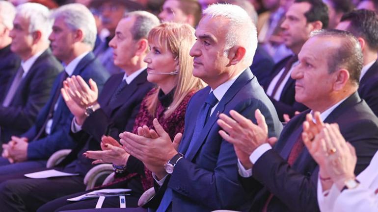 Türkiyenin yeni hedefi 68 milyar dolar Bakan Ersoy açıkladı