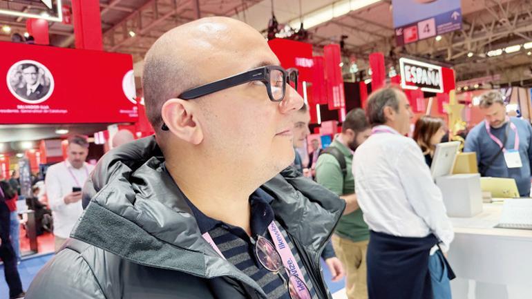 Geleceği test ettik... Her dili anlayan gözlük, yapay zekâlı kolye, acile yetiştiren otomobil...