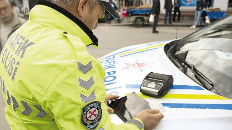 Araç içi ekranda iki kurala dikkat... Tüm cezalar iptal ancak yeni dönemde temel şart sürüş güvenliği olacak