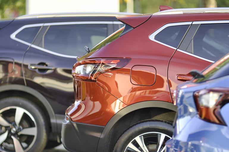 İkinci elde fırsat dönemi: ‘Araç almanın şimdi tam zamanı’ Hangi modeller değerini koruyor, hangileri ucuzladı