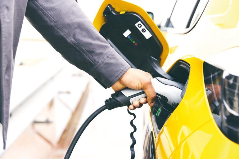 Elektrikli otomobil sayısı 400 bini, şarj soketi sayısı ise 40 bini aştı… Artık ‘niş’ değil ana akımlar