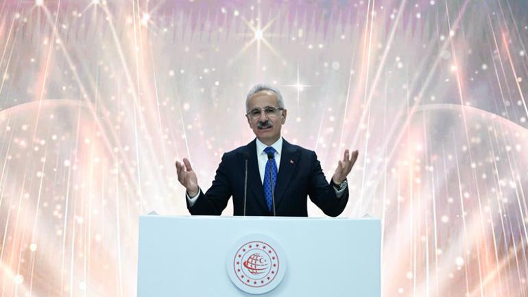 Bakan Uraloğlu: Antalya Havalimanı yeni rekorlara koşuyor