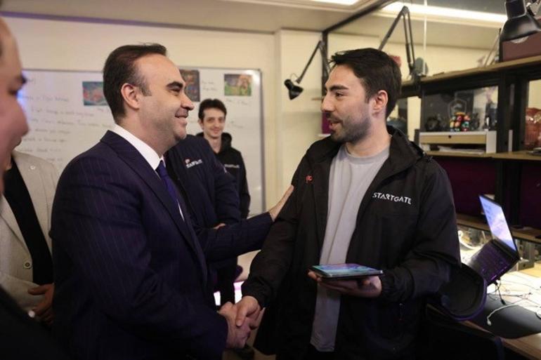 Bakan Kacır: 5 bin teknoloji lideri Türkiye’ye taşındı