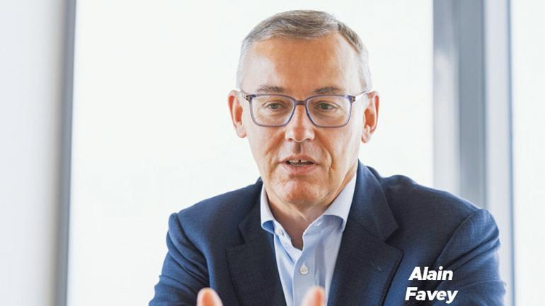 Peugeot CEO’su Alain Favey açıkladı... Petroldeki yükseliş elektrikliyi uçurdu