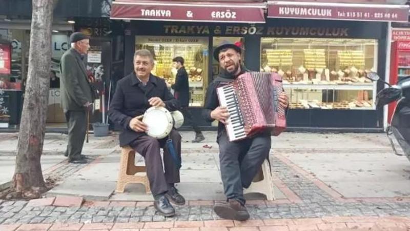 Dilan Polat'ın 'Enerji' şarkısına Roman uyarlama