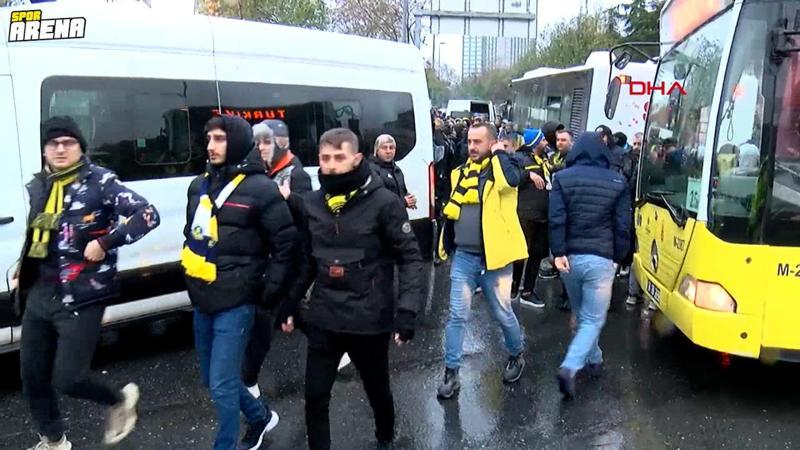 Fenerbahçeli taraftarlar, Beşiktaş maçı için Tüpraş Stadyumu'na böyle geldi