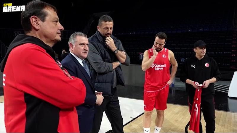 Bakan Bak'tan A Milli Basketbol Takımımıza destek